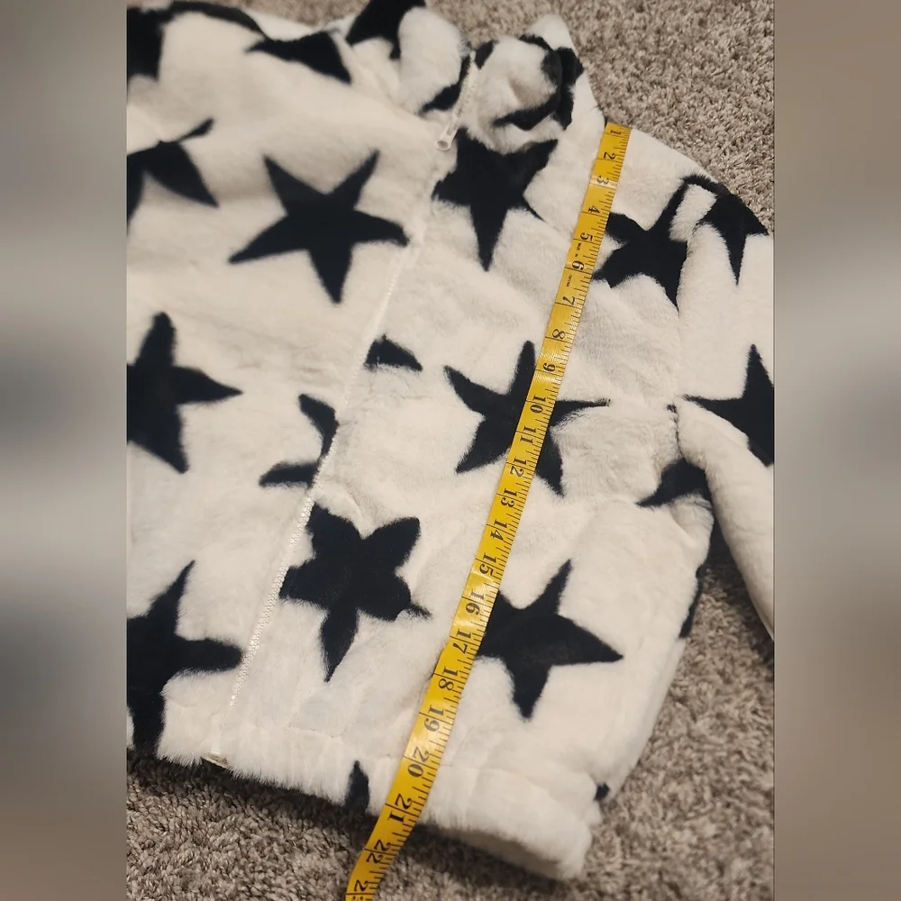 NWT Old Navy Black Star Pattern Faux Fur Puffer Jacket - Picture 5 of 10